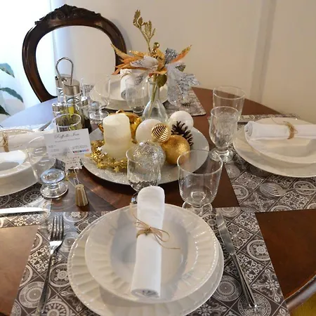 Historic Center - Elegant With Charming Antiques - Raffaello * Rom