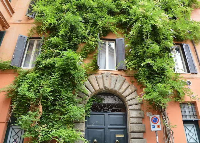 Historic Center - Elegant With Charming Antiques - Raffaello