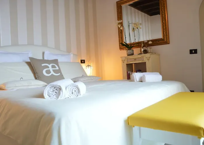 Historic Center - Elegant With Charming Antiques - Raffaello * Rome