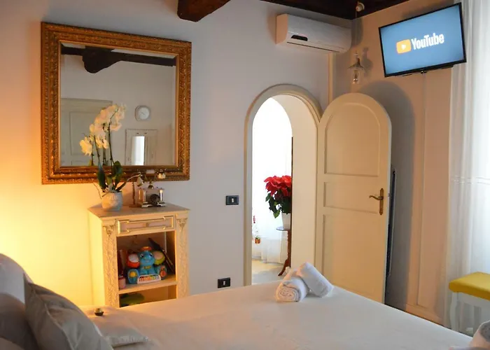 Appartement Historic Center - Elegant With Charming Antiques - Raffaello Rome