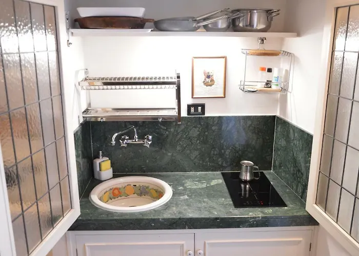 Historic Center - Elegant With Charming Antiques - Raffaello Rome